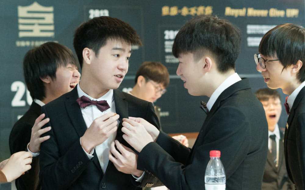 Smlz更改韩服ID致敬蔡徐坤？排位还碰巧遇到AJ
